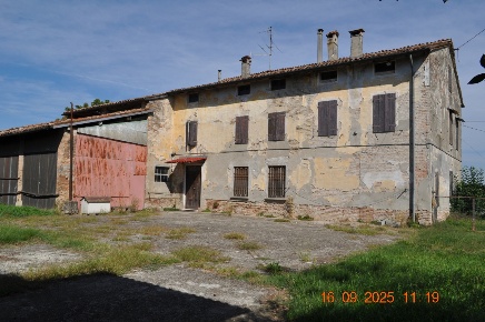 Foto Rustico in San Quirico, Sissa Trecasali San Quirico di 440 m²