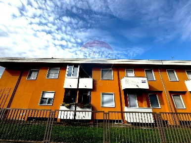 Foto Appartamento in via circonvallazione, Momo Centro di 108 m² in vendita