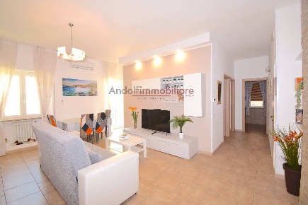 Foto Appartamento in Piazza Commestibili, Gaeta di 75 m² con 3 locali