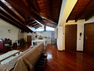 Foto Appartamento in VIA VITTORIO VENETO, Oleggio Castello di 98 m²