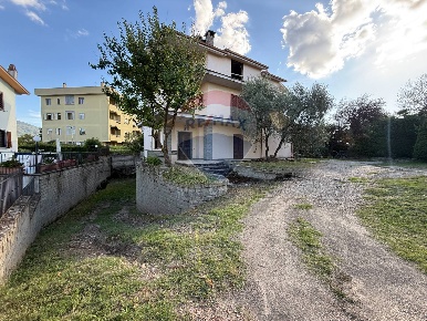 Foto Appartamento in Via Giovanni Verga, Vitorchiano Centro di 85 m²