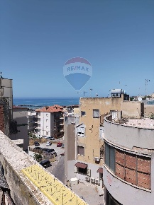 Foto Appartamento in Via Giosuè Carducci, Gela Centro di 60 m² con 3 locali