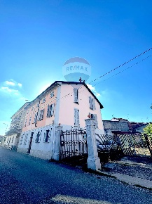 Foto Case semi ndipendenti in via vignone, Cerano di 164 m² con 5 locali