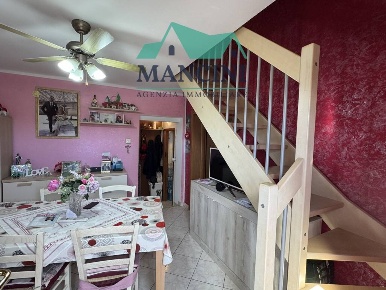 Foto Casa indipendente in Santa lucia, Jesi di 95 m² con 4 locali