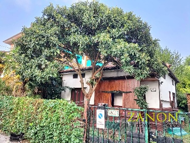 Foto Casa indipendente in Via Cipriani, Gorizia Centro di 85 m² in vendita