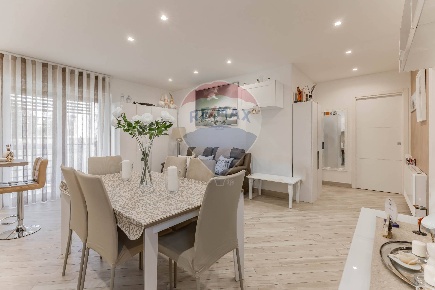 Foto Appartamento in Via Nazionale (PALESE), Bari Fesca di 92 m² in vendita