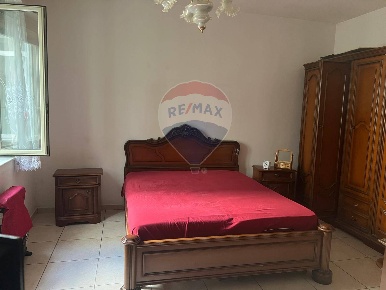 Foto Casa indipendente in Via G. Marconi, Nicolosi di 230 m² con 8 locali