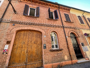 Foto Casa indipendente in Via Del Pozzo, Ferrara Centro Storico di 218 m²