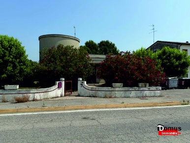 Foto Capannone industriale a Voghiera Montesanto di 670 m² in vendita