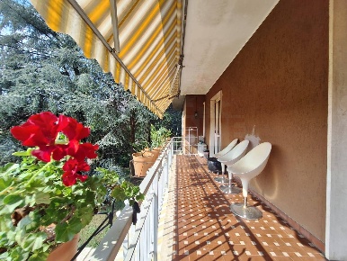 Foto Villa bifamiliare in via Mincio, Chiari Centro di 180 m² con 5 locali
