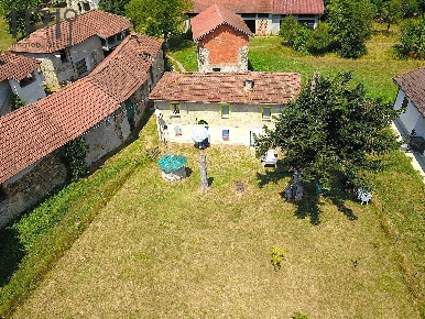 Foto Casa indipendente in Via Roma, Mioglia di 120 m² con 8 locali