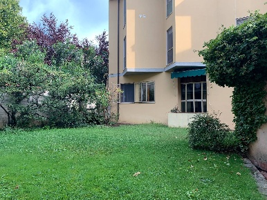 Foto Appartamento a Mantova Centro di 171 m² con 4 locali in vendita
