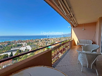 Foto Appartamento in Via Privata Bellavista, Vallecrosia Centro di 119 m²