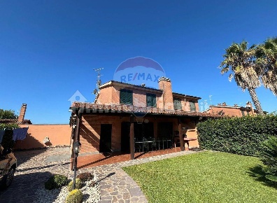 Foto Villa bifamiliare in Via Maurice Ravel, Roma Infernetto di 141 m²