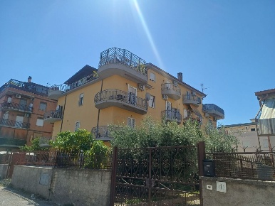 Foto Appartamento in Via Alessano 4, Roma Torre Gaia di 135 m² con 4 locali