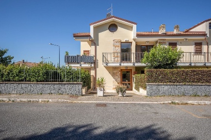 Foto Appartamento in Via Rocca di Papa 4, Grottaferrata Centro di 90 m²