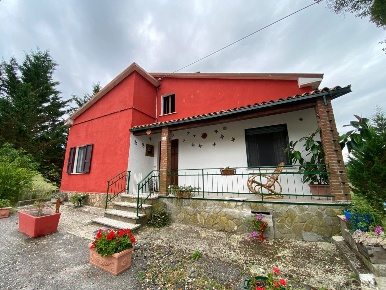 Foto Villa singola a Alta Val Tidone di 162 m² con 3 locali in vendita