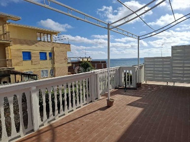 Foto Attico in Lungomare Enea 140, Anzio Lavinio Mare di 60 m² con 3 locali