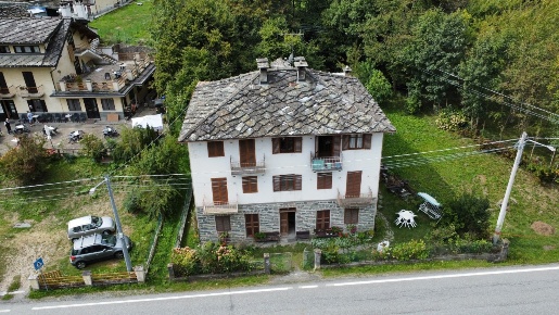 Foto Appartamento in via torino 4, Lemie di 90 m² con 5 locali in vendita