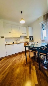 Foto Appartamento a Villa Guardia di 75 m² con 2 locali in vendita