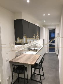 Foto Appartamento in Via Borghese, Milano Cenisio di 93 m² con 3 locali