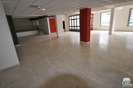 Foto Locale commerciale a Ragusa San Luigi - Archimede di 450 m² in affitto