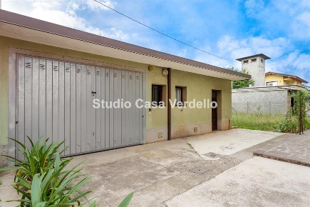 Foto Villa unifamiliare a Verdello di 310 m² con 6 locali in vendita