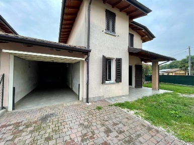 Foto Villa unifamiliare in Via Varese, Vergiate Cimbro di 160 m² in affitto