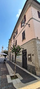 Foto Appartamento in via Caronni 2, Saronno di 90 m² con 3 locali