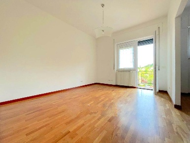 Foto Appartamento a Ameglia Centro di 78 m² con 4 locali in vendita