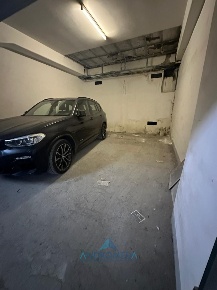 Foto Box a Napoli Posillipo di 30 m² con 1 locali in vendita
