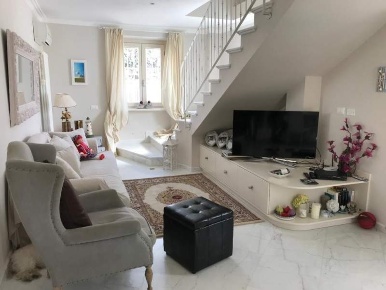 Foto Villa unifamiliare a Forte dei Marmi Centro di 200 m² con 7 locali