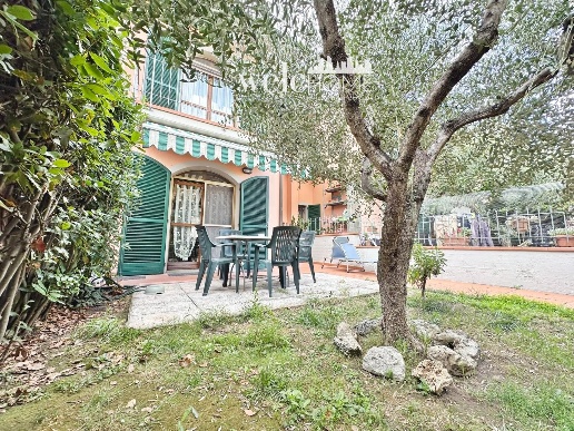 casa indipendente in vendita a Campi Bisenzio in zona San Cresci