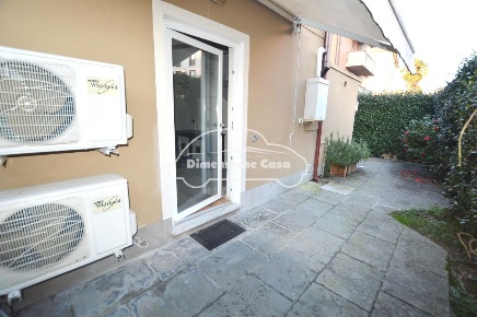 Foto Casa indipendente a Lucca Sant'Anna di 55 m² con 3 locali in vendita