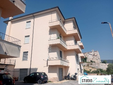 Foto Appartamento a Narni di 120 m² con 7 locali in vendita