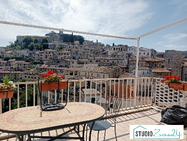 Foto Appartamento a Narni di 70 m² con 5 locali in vendita