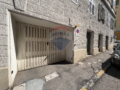 Foto Box in via Vecellio, Trieste Largo Barriera - Ospedale Maggiore