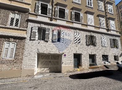 Foto Box in via Vecellio, Trieste Largo Barriera - Ospedale Maggiore