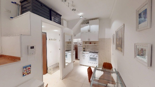 Foto Appartamento in Vico Angeli, Genova Maddalena di 61 m² con 3 locali