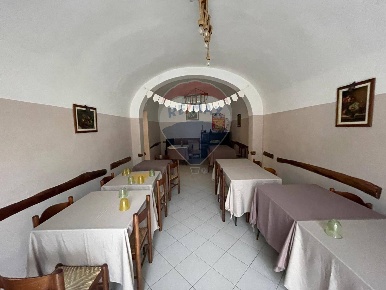 Foto Attività commerciale a Barga Ponte All'ania di 95 m² con 5 locali