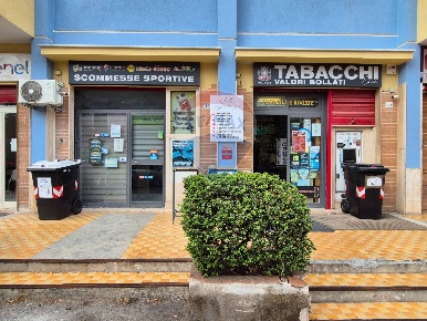 Foto Attività commerciale in Via Sferracavallo, Palermo di 51 m² in vendita