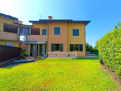 Foto Appartamento a Peschiera del Garda di 122 m² con 3 locali in vendita