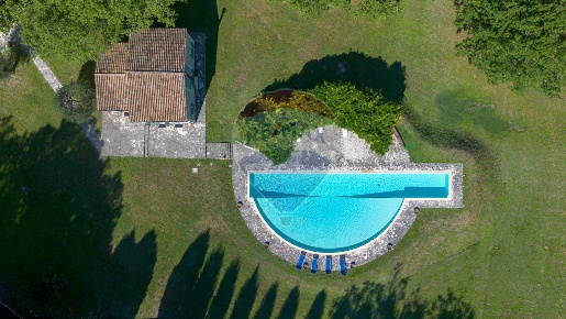 Foto Villa singola a Fabriano Grotte Sotto Le Noci di 160 m² con 4 locali