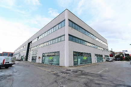 Foto Capannone industriale in via del lavoro, San Benedetto del Tronto