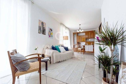 Foto Appartamento in Via Carlo Perini, Milano Quarto Oggiaro di 124 m²