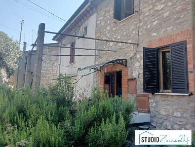 Foto Agriturismo a Narni di 92 m² con 2 locali in vendita