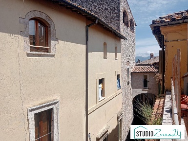 Foto Appartamento a Narni di 55 m² con 5 locali in vendita
