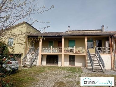 Foto Villa bifamiliare a Narni di 127 m² con 7 locali in vendita