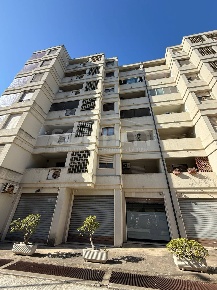 Foto Locale commerciale a Quartu Sant'Elena Quartu di 86 m² con 2 locali