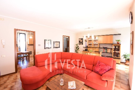 Foto Appartamento in Via J.Della Quercia, Monticello Brianza di 110 m²
